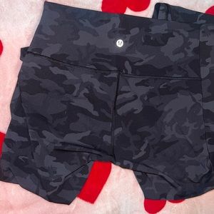 Lululemon camo under wonder